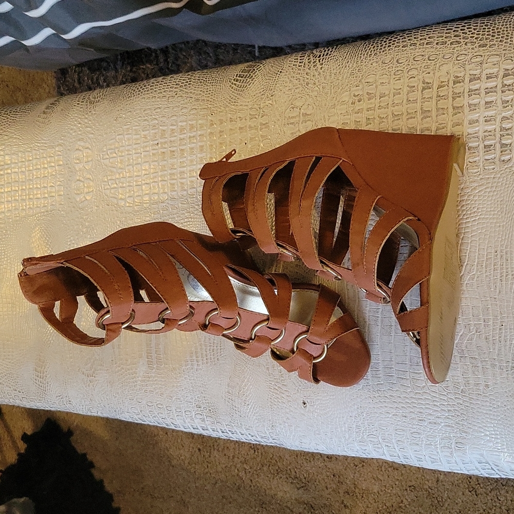 Scrappy sandal